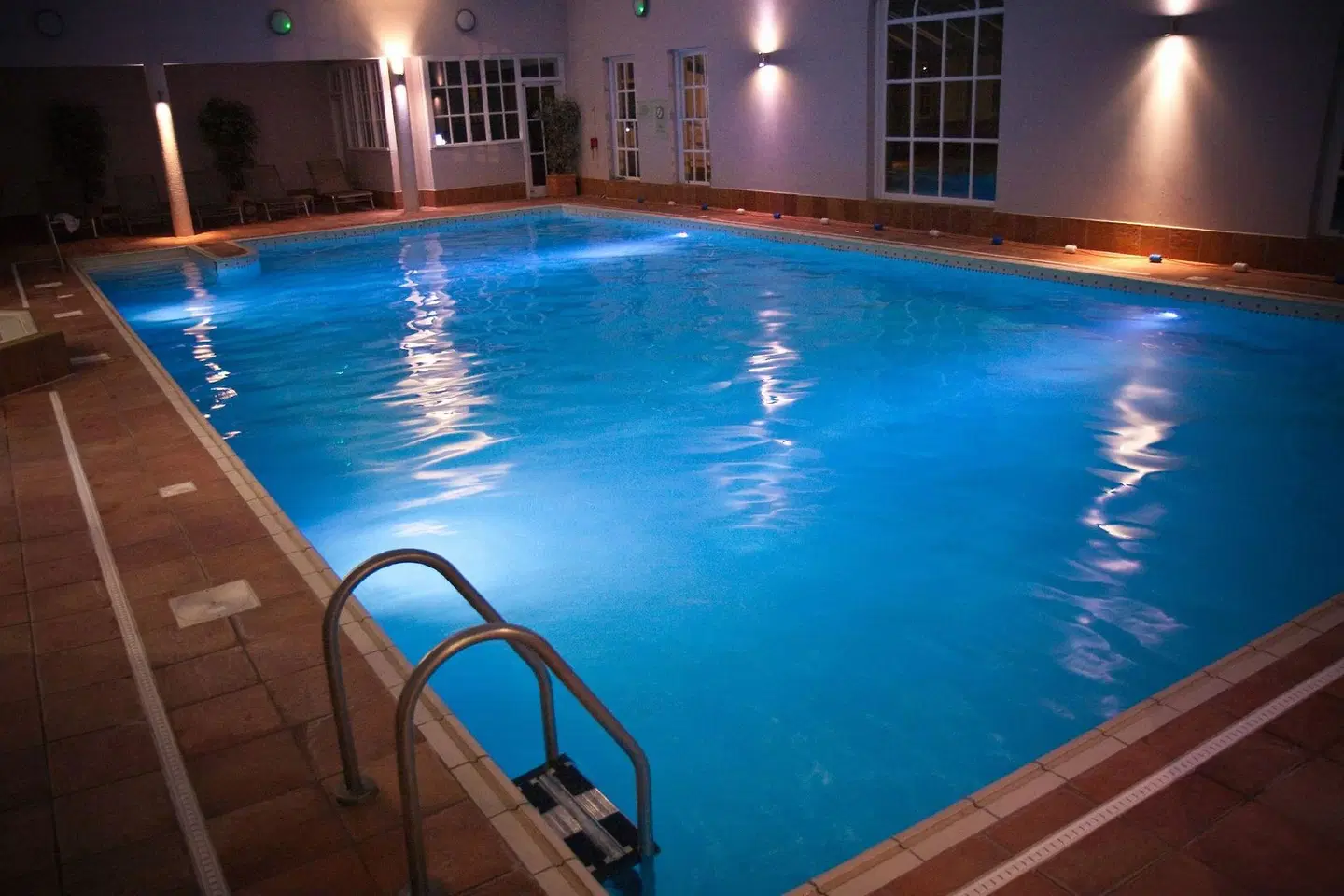 Bedford Lodge Hotel Hallenbad