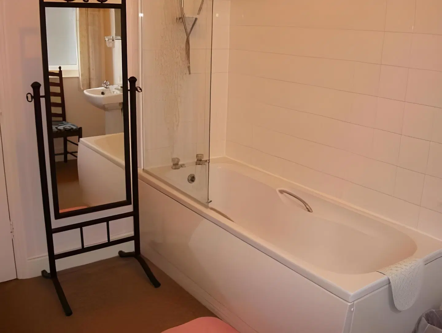 Cleasewood Guest House Badezimmer