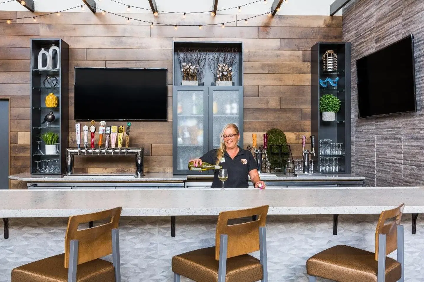 Candlewood Suites Roanoke Airport by IHG Bar
