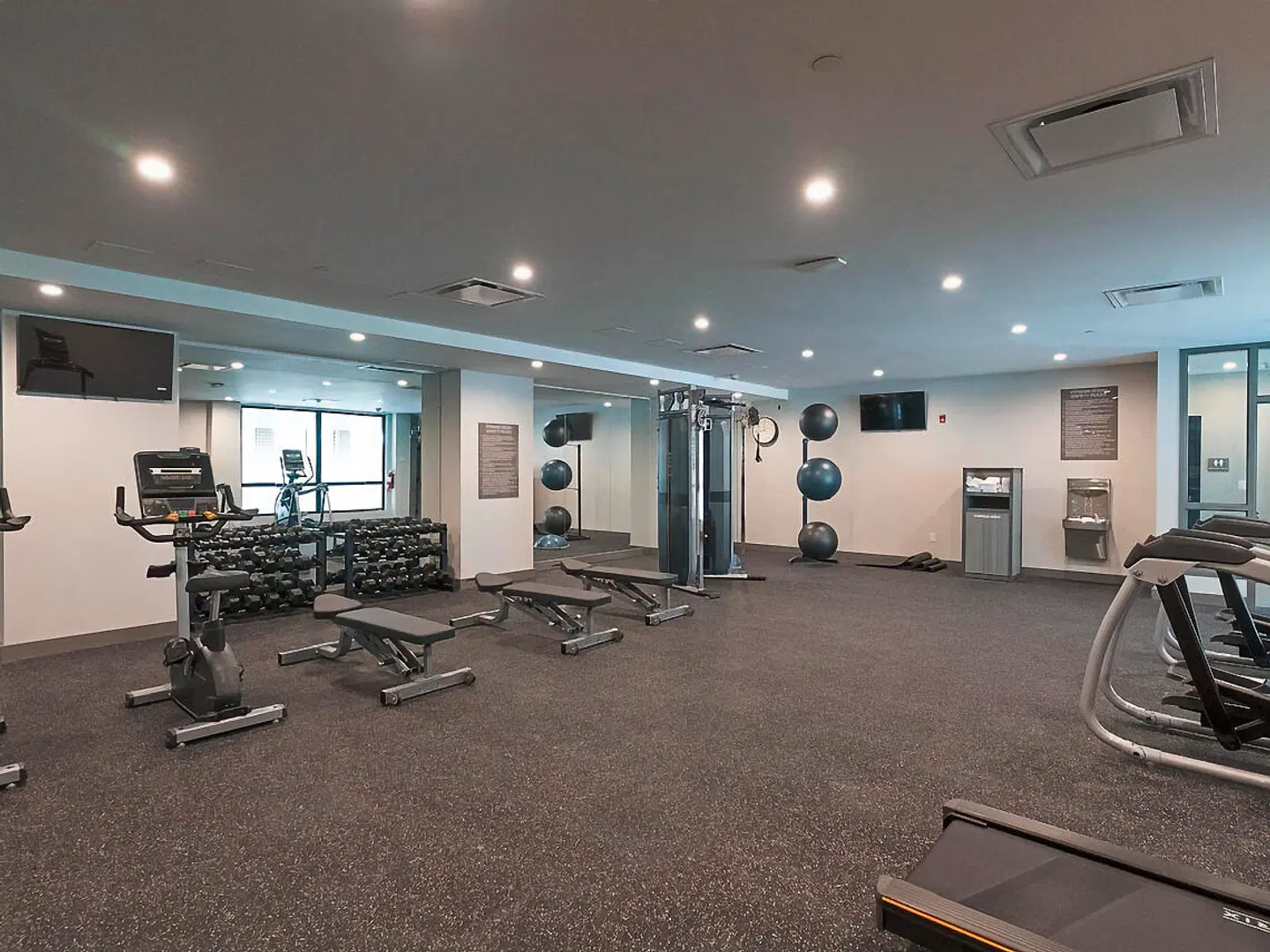 Sandman Signature Winnipeg Airport Hotel & Suites SPORTS_AND_LEISURE