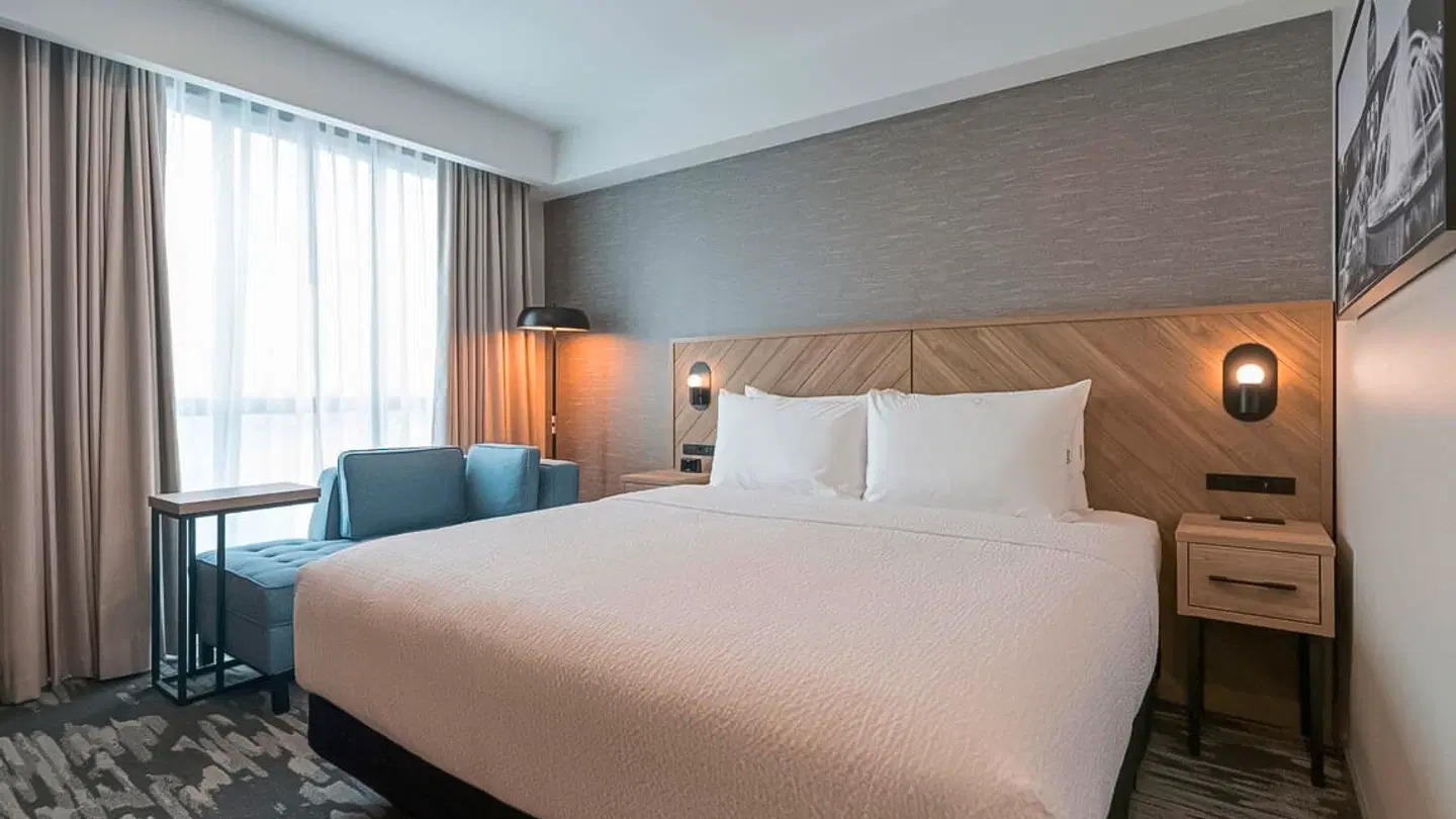 Sandman Signature Winnipeg Airport Hotel & Suites ROOM_EXAMPLE