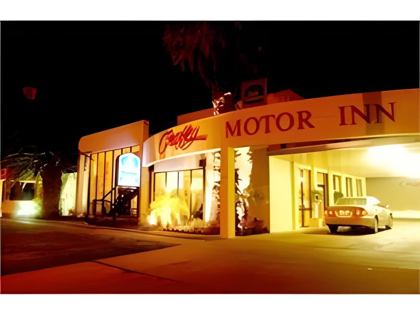 Best Western Chaffey International Motor Inn EXTERIOR