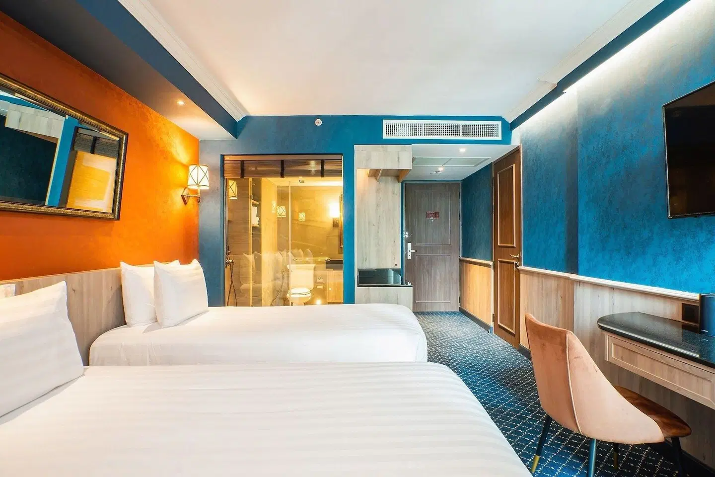 The Coach Boutique Hotel Sukhumvit 14 Bangkok by Compass Hospitality ROOM_EXAMPLE