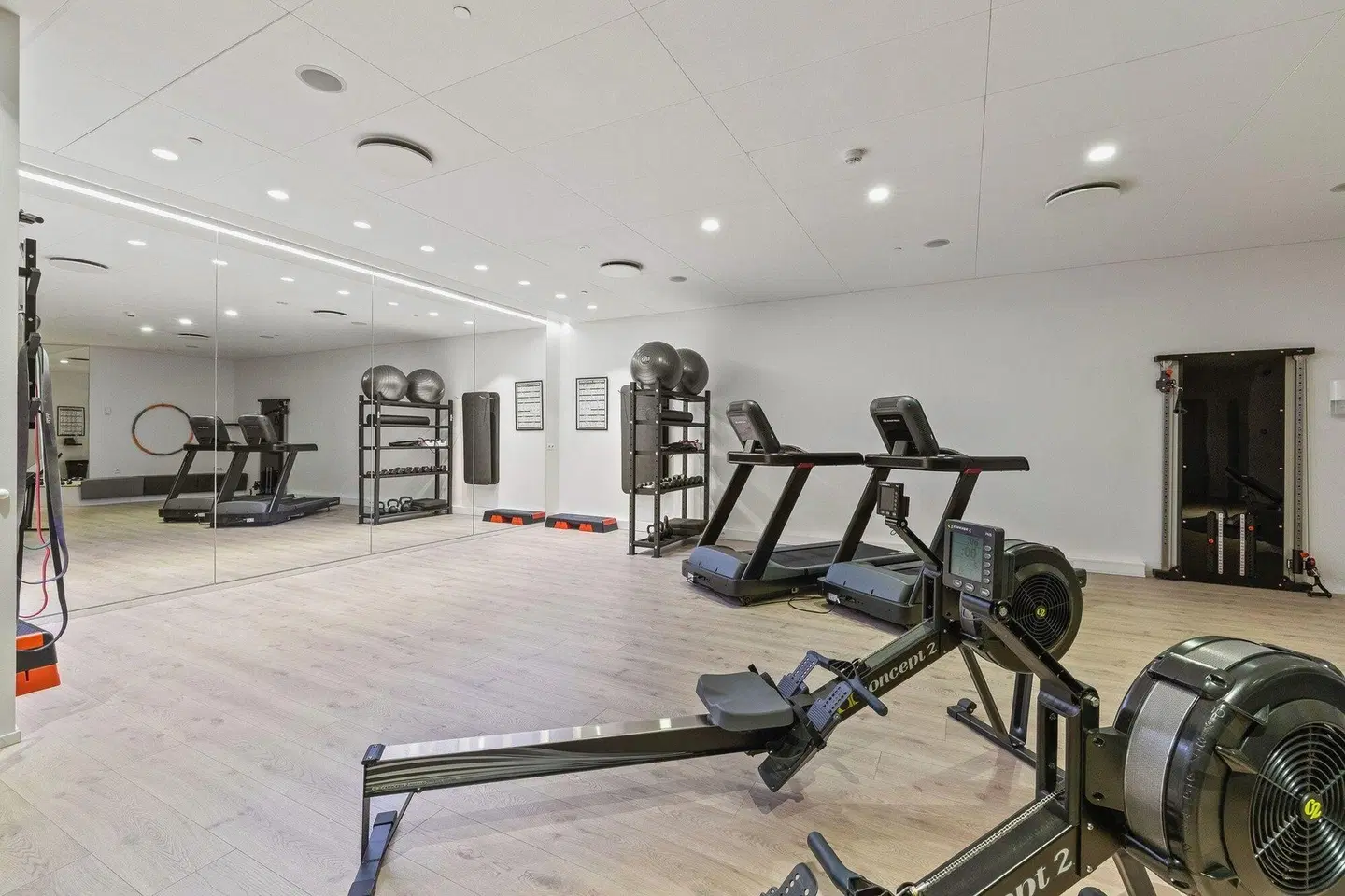 Island SPORTS_AND_LEISURE