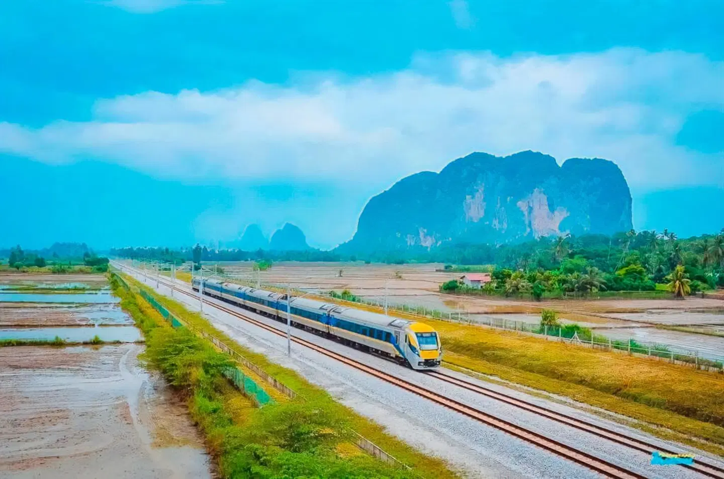 Mit dem Zug von Singapur nach Penang LANDSCAPE