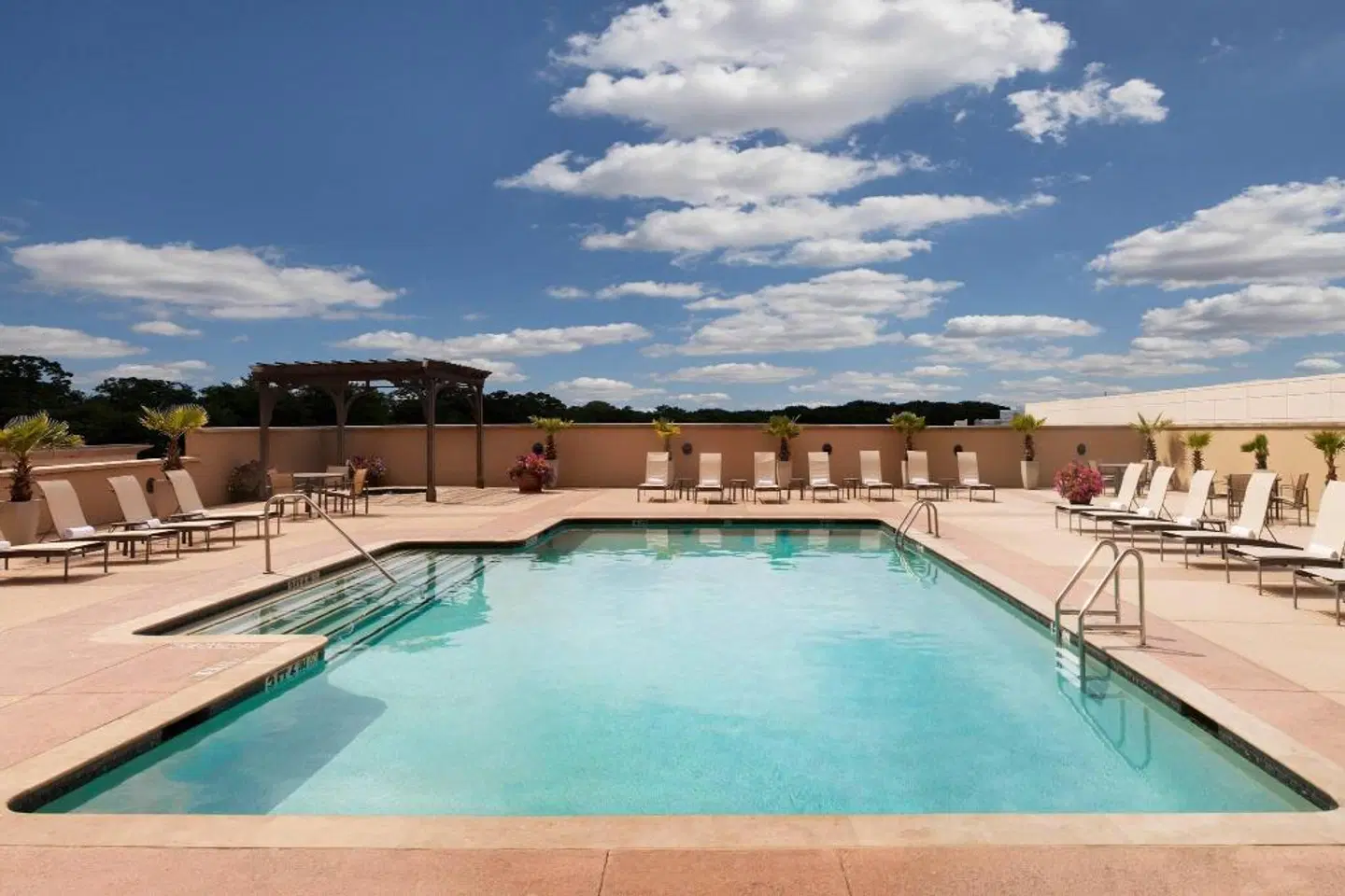 Houston Marriott Sugar Land OUTDOOR_POOL