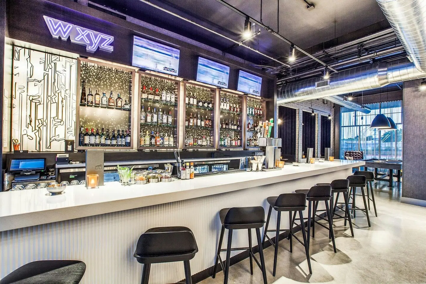 Aloft by Marriott Dallas Arlington Entertainment District Bar