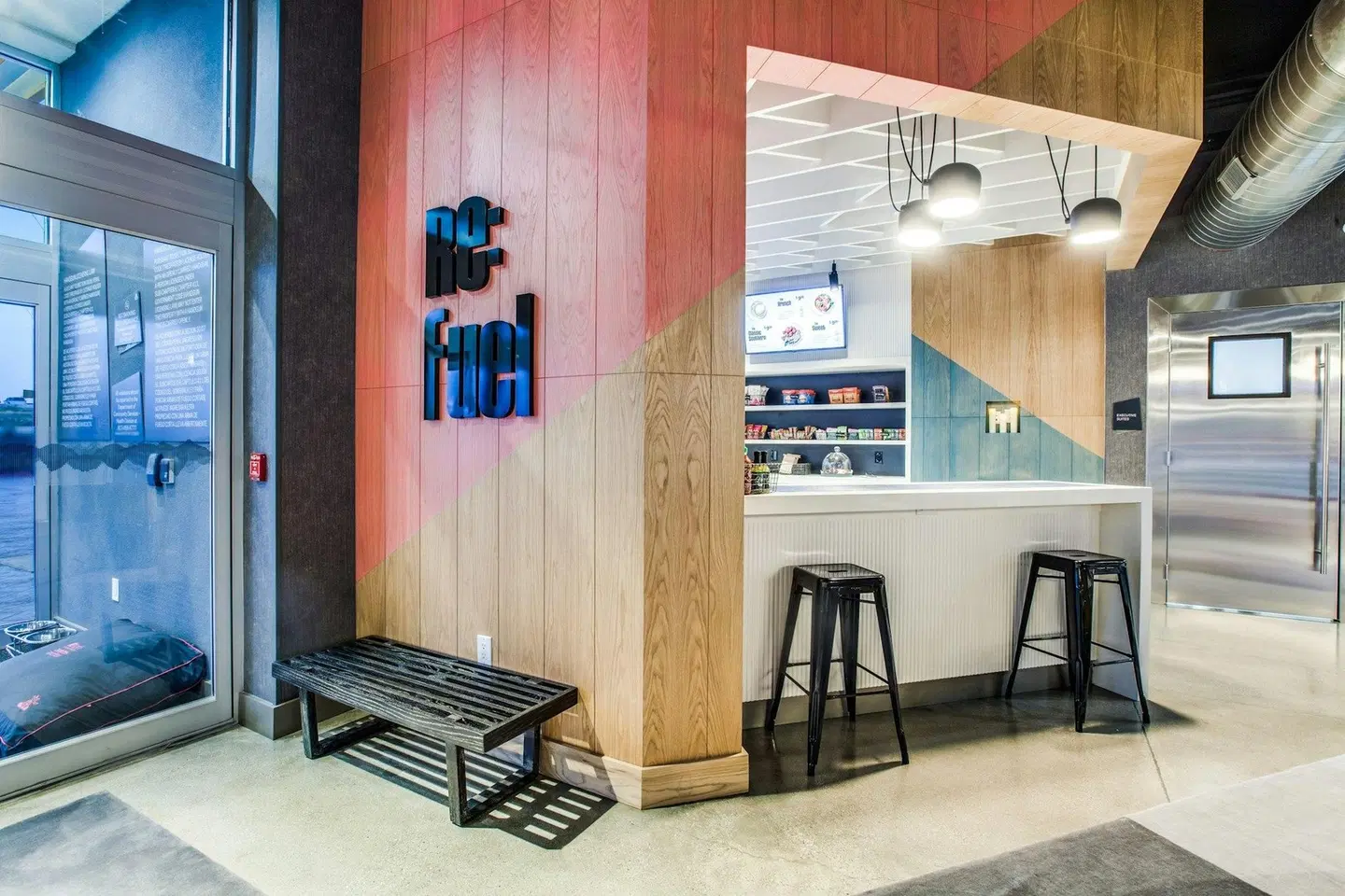 Aloft by Marriott Dallas Arlington Entertainment District Bar