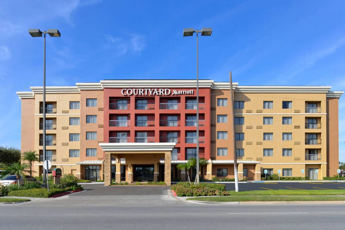 Courtyard by Marriott Laredo EXTERIOR
