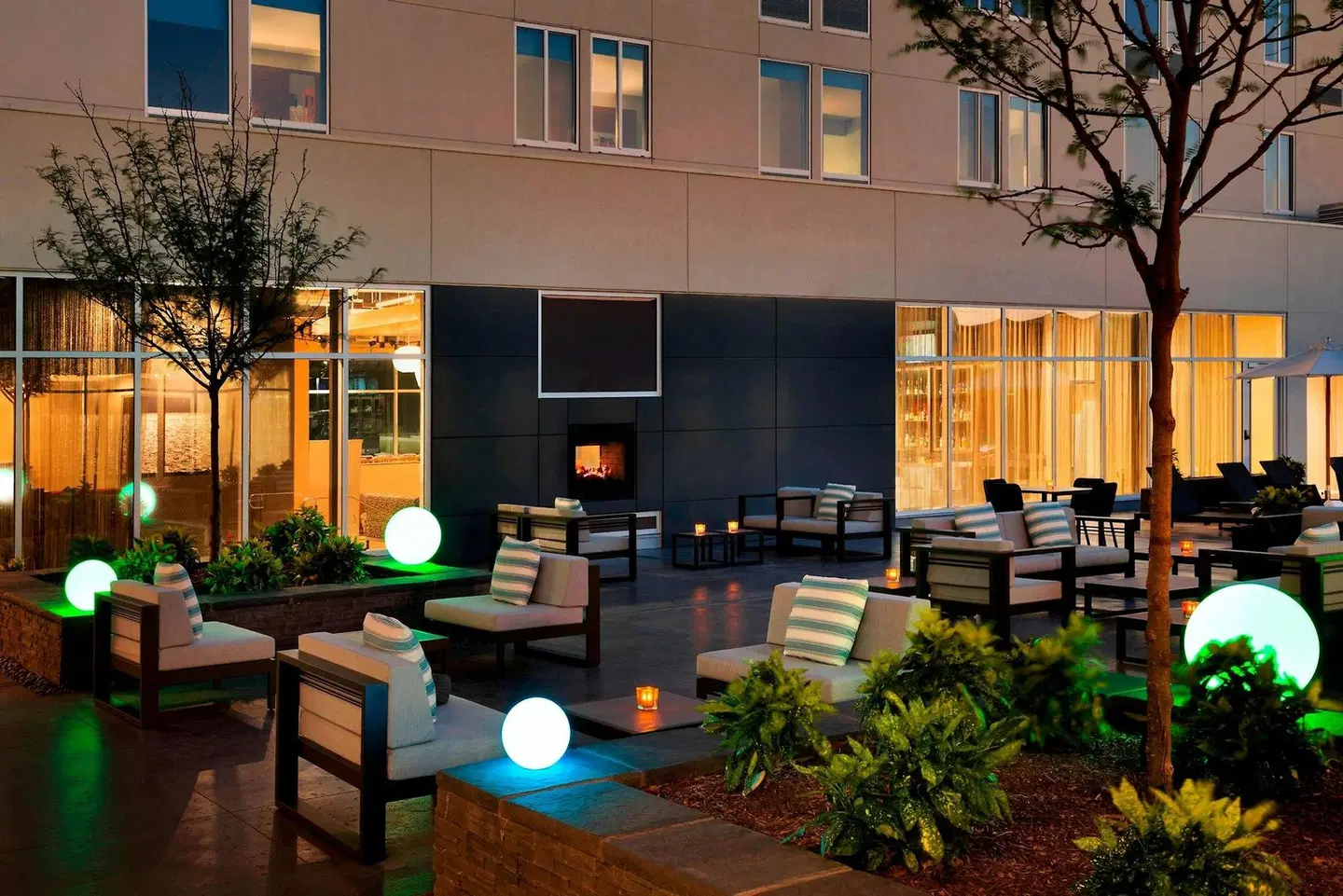 Aloft by Marriott Dallas Love Field Bar
