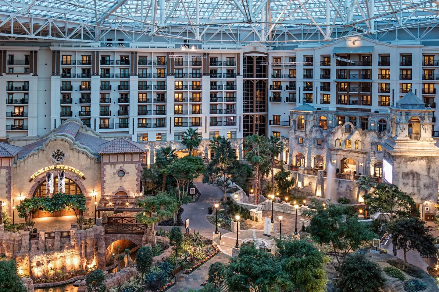 Gaylord Texan Resort & Convention Center EXTERIOR