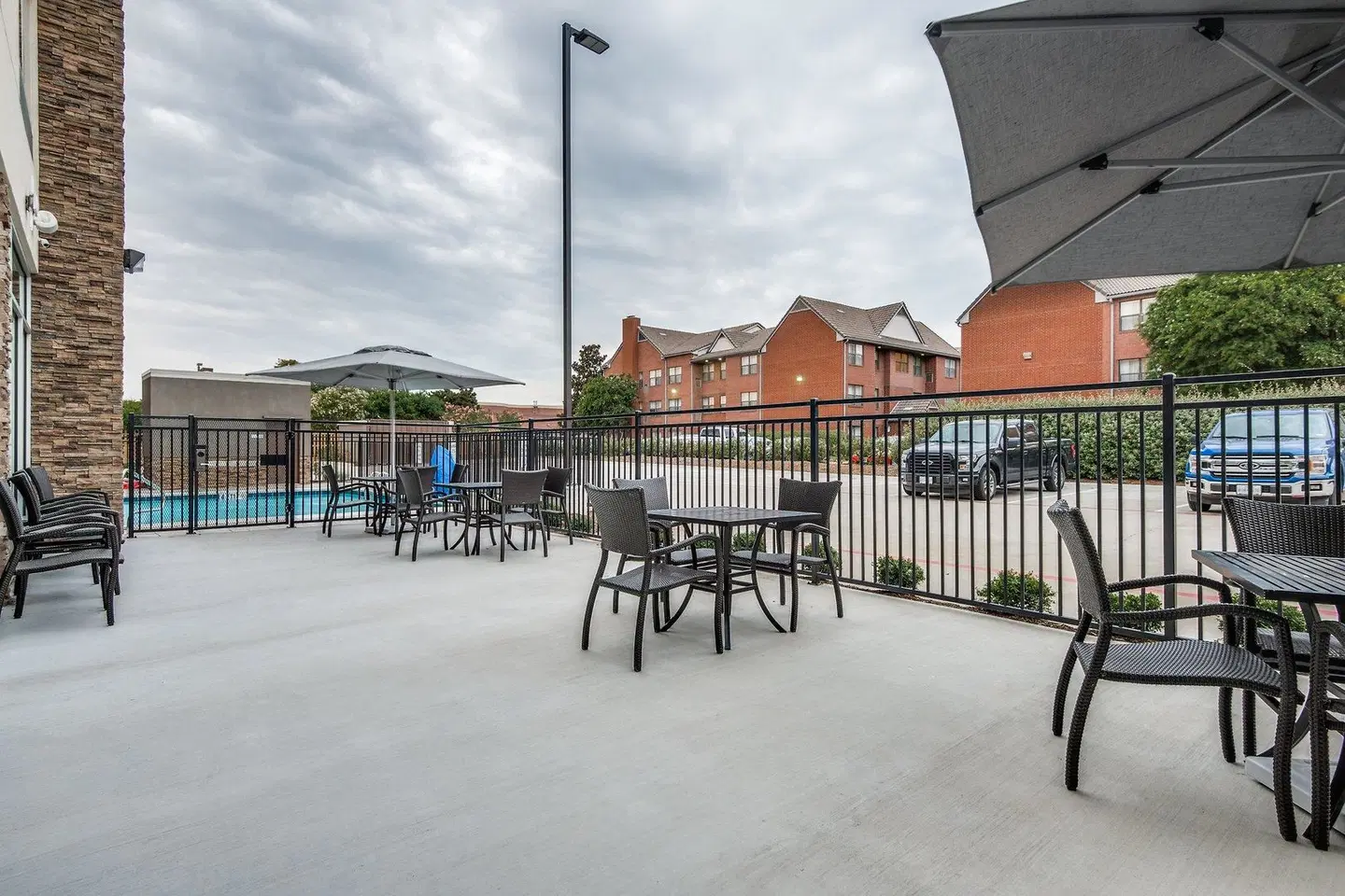 Holiday Inn Express & Suites Dallas North - Addison by IHG Terrasse