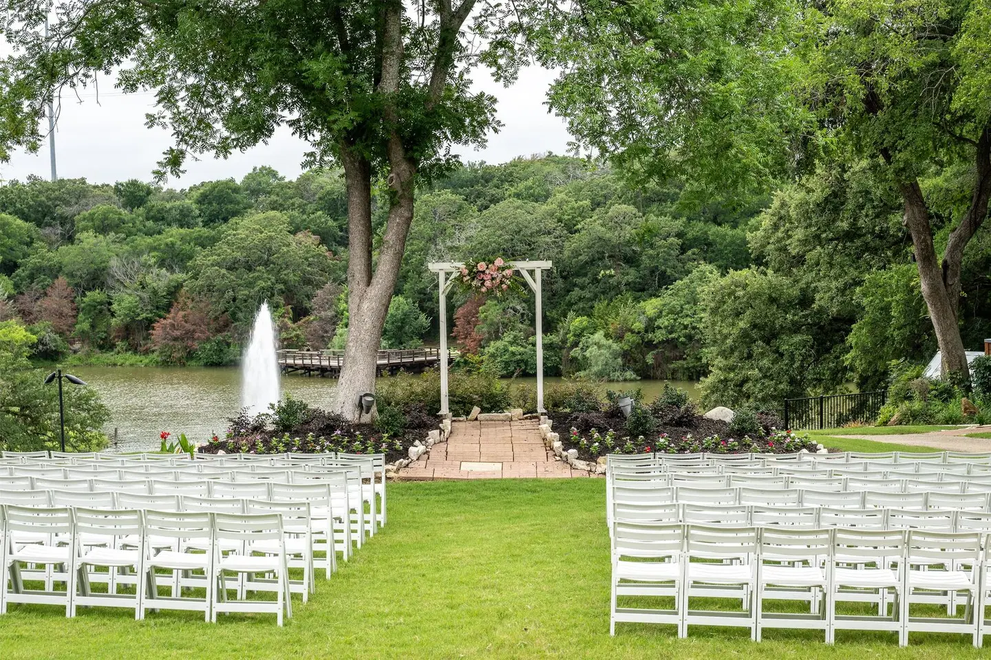 Hilton DFW Lakes Executive Conference Center Garten