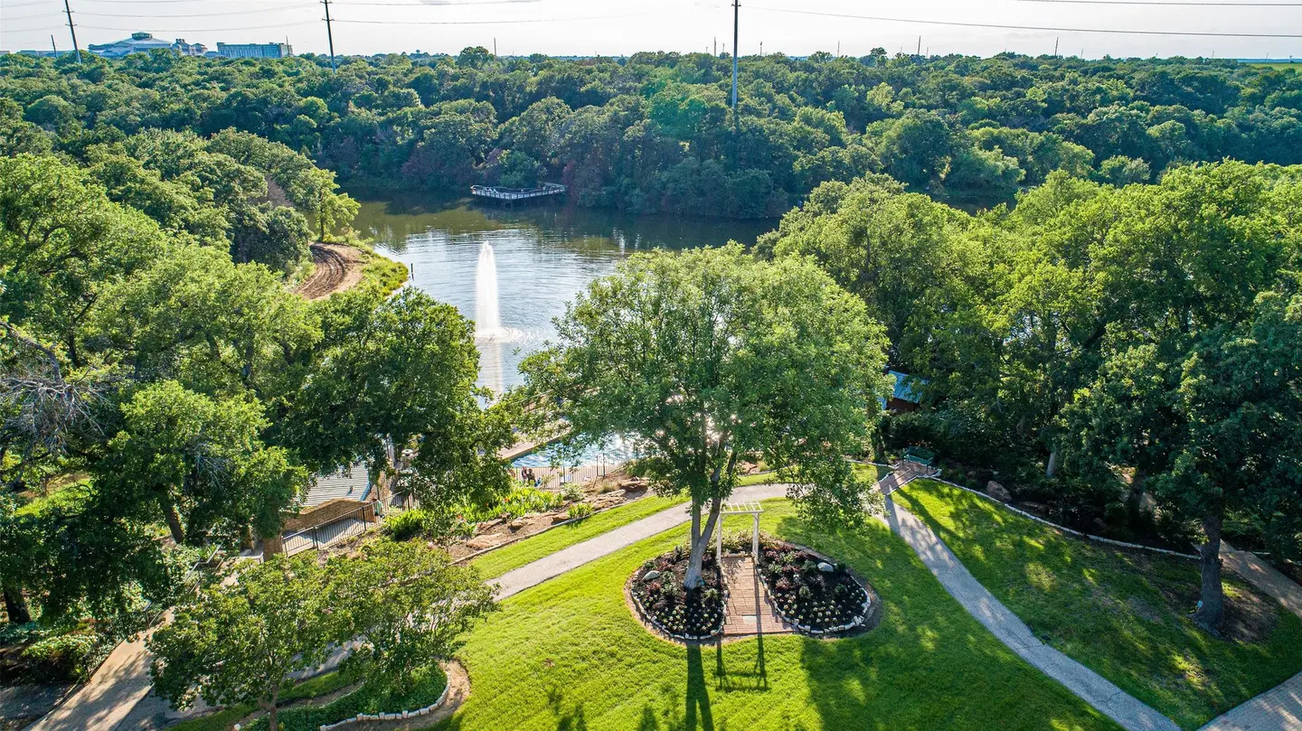 Hilton DFW Lakes Executive Conference Center Garten