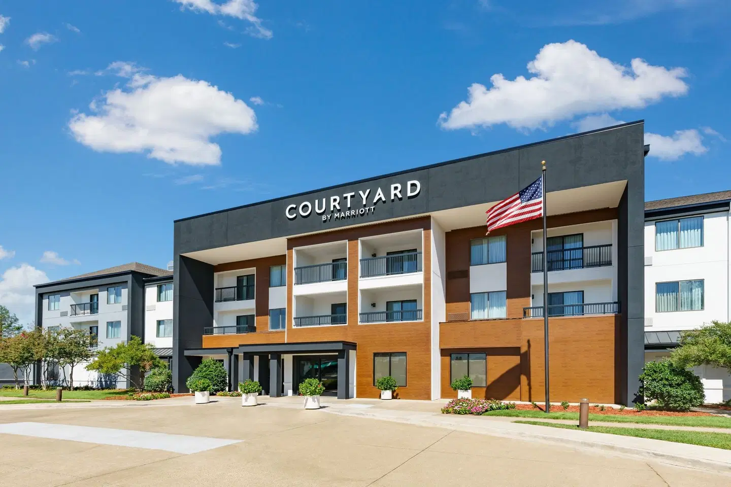 Courtyard by Marriott Lewisville EXTERIOR