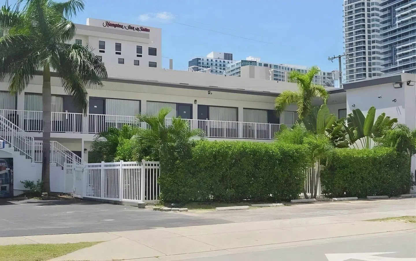 Up Midtown Hotel EXTERIOR