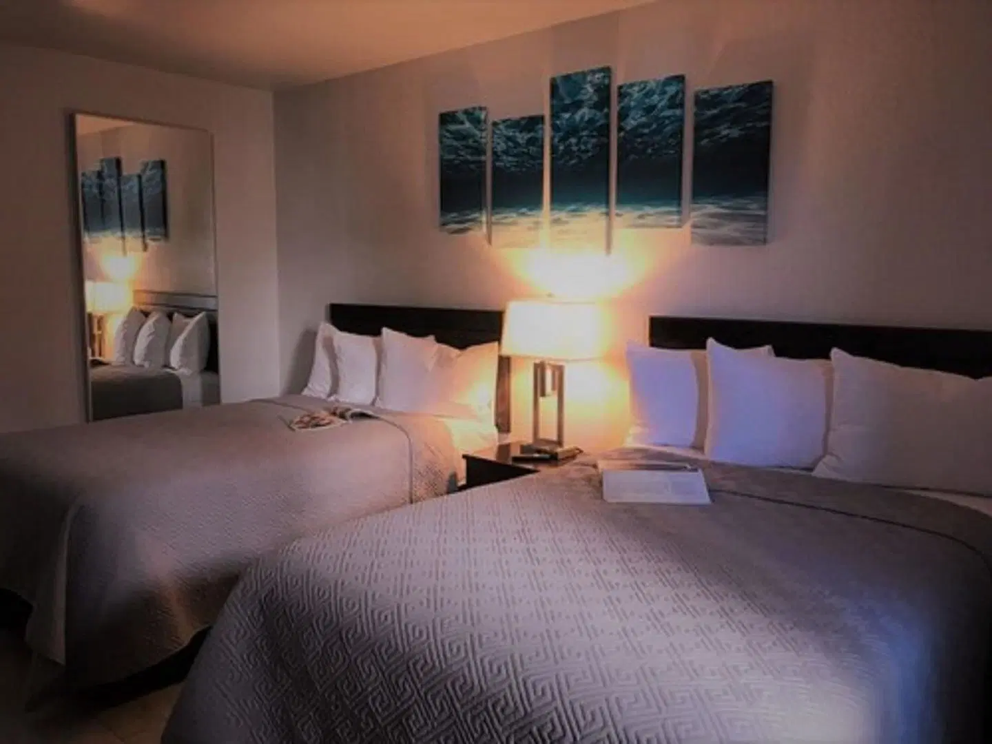 Up Midtown Hotel ROOM_EXAMPLE