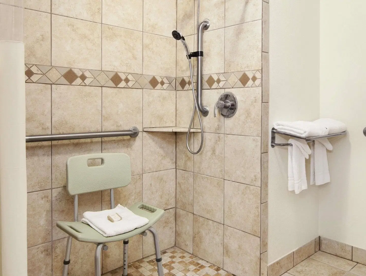 Howard Johnson by Wyndham Lubbock TX Badezimmer