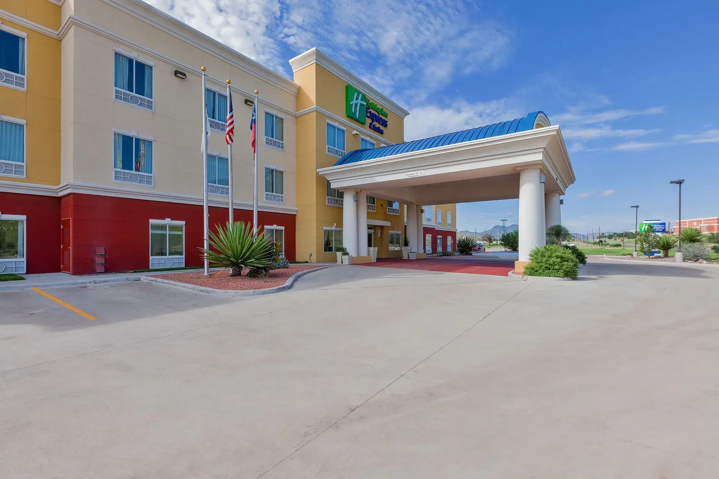 Holiday Inn Express & Suites Alpine Southeast by IHG EXTERIOR