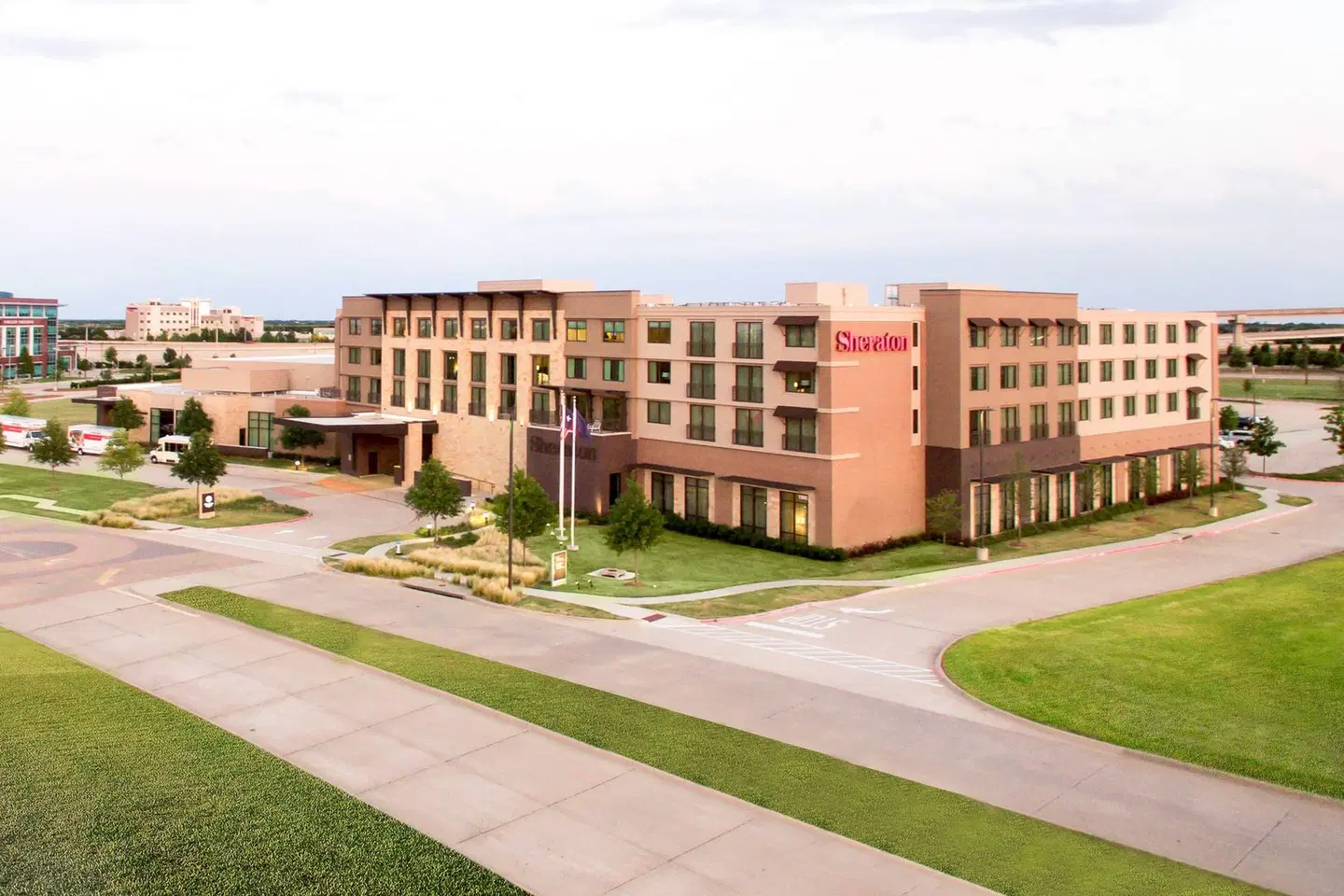Sheraton Mckinney Hotel EXTERIOR