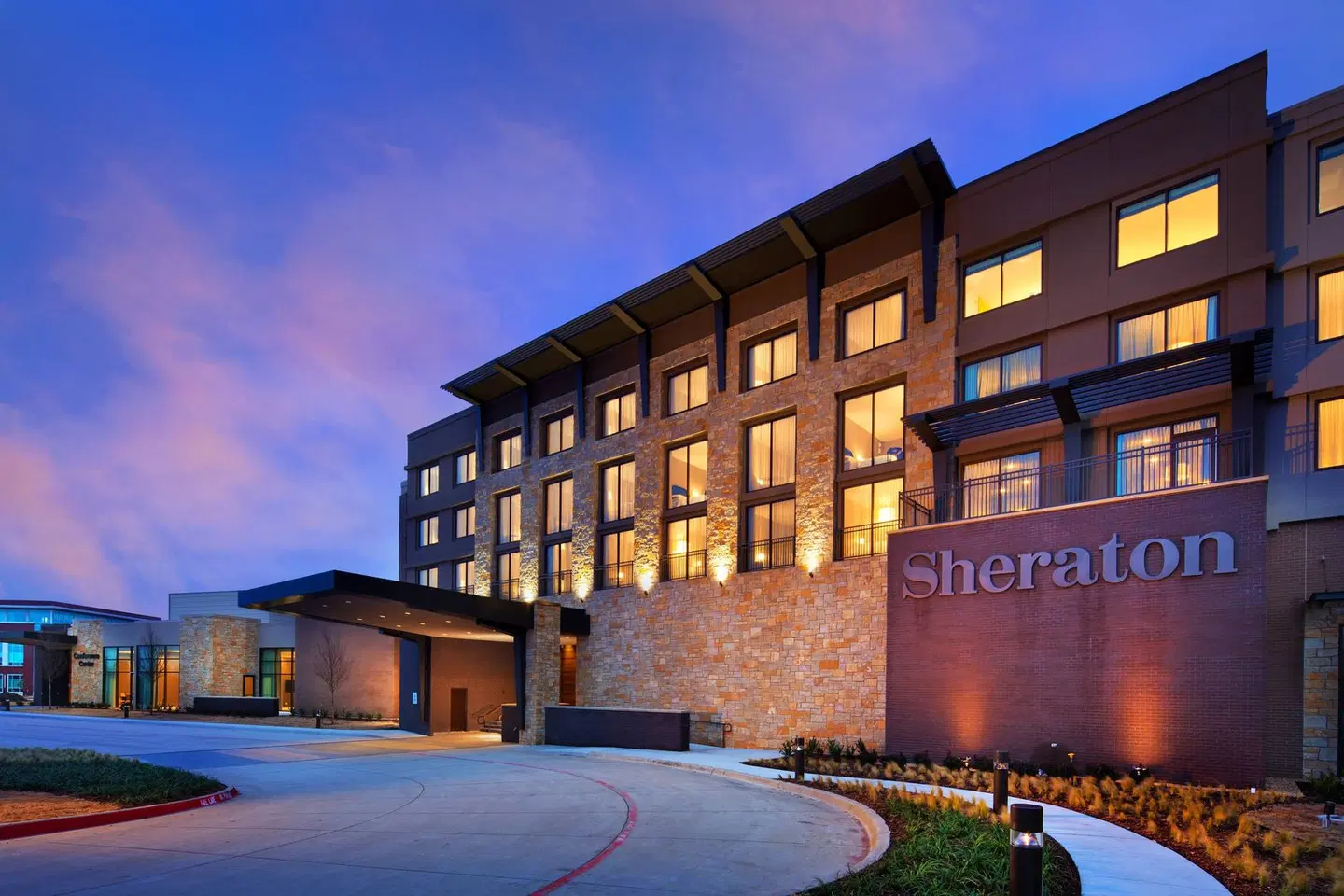 Sheraton Mckinney Hotel EXTERIOR