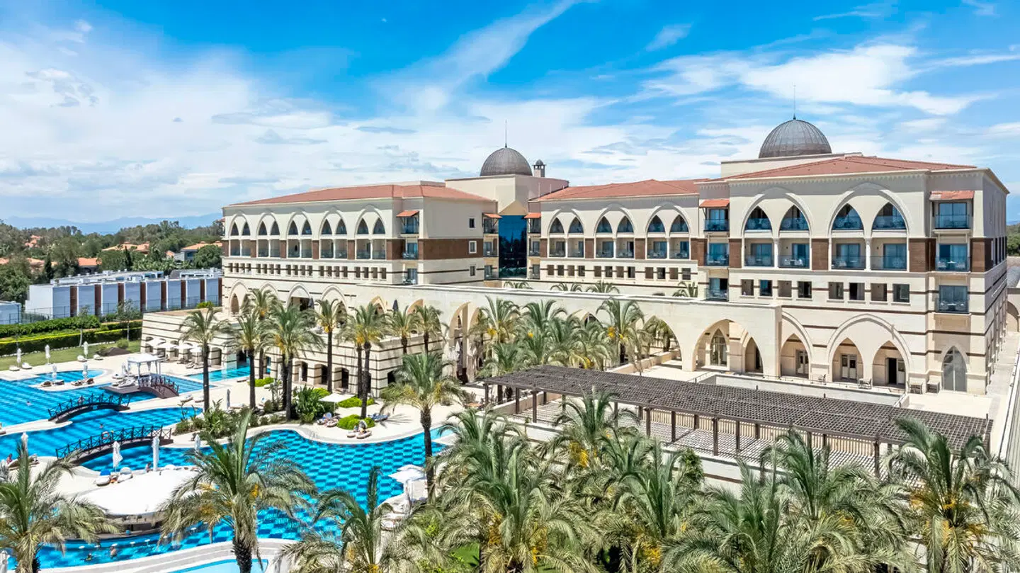 Kempinski Hotel The Dome EXTERIOR