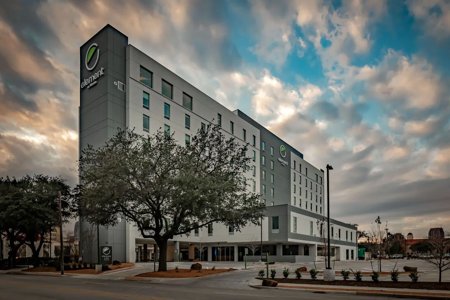 Element by Marriott Dallas Downtown East EXTERIOR