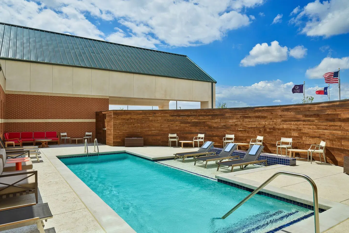 Four Points by Sheraton Dallas Fort Worth Airport North OUTDOOR_POOL