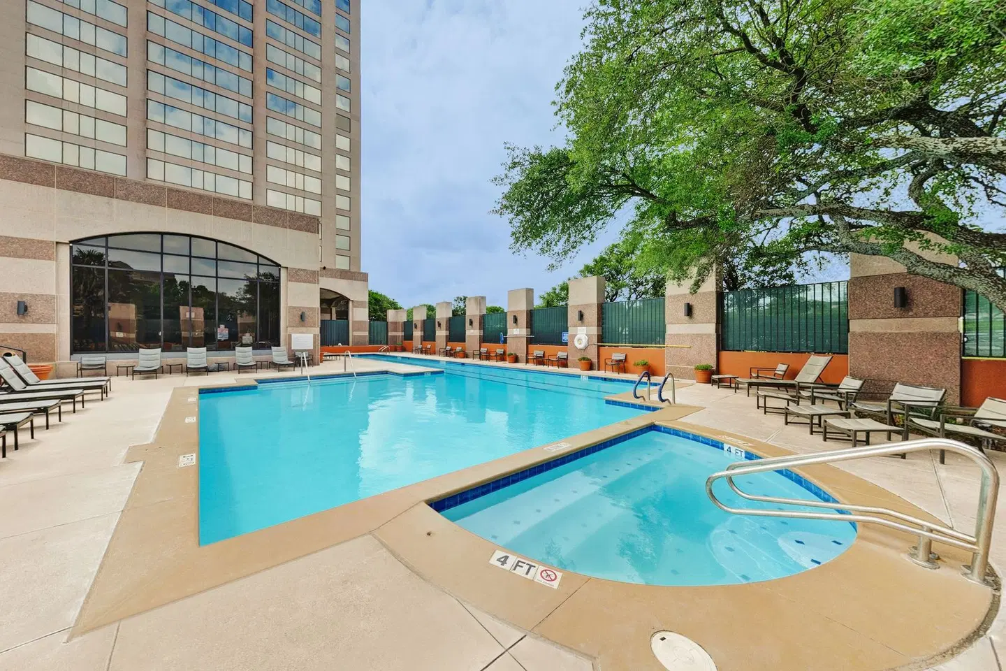 Omni San Antonio Hotel at the Colonnade OUTDOOR_POOL