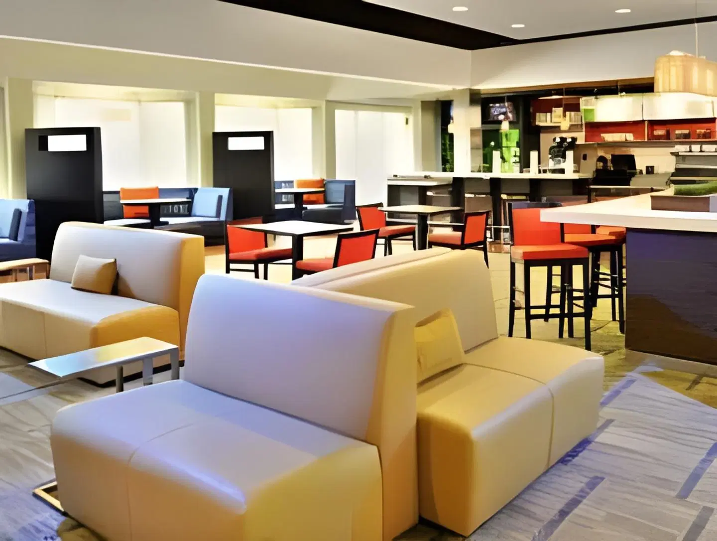 Courtyard by Marriott Dallas Plano Parkway at Preston Road Bar