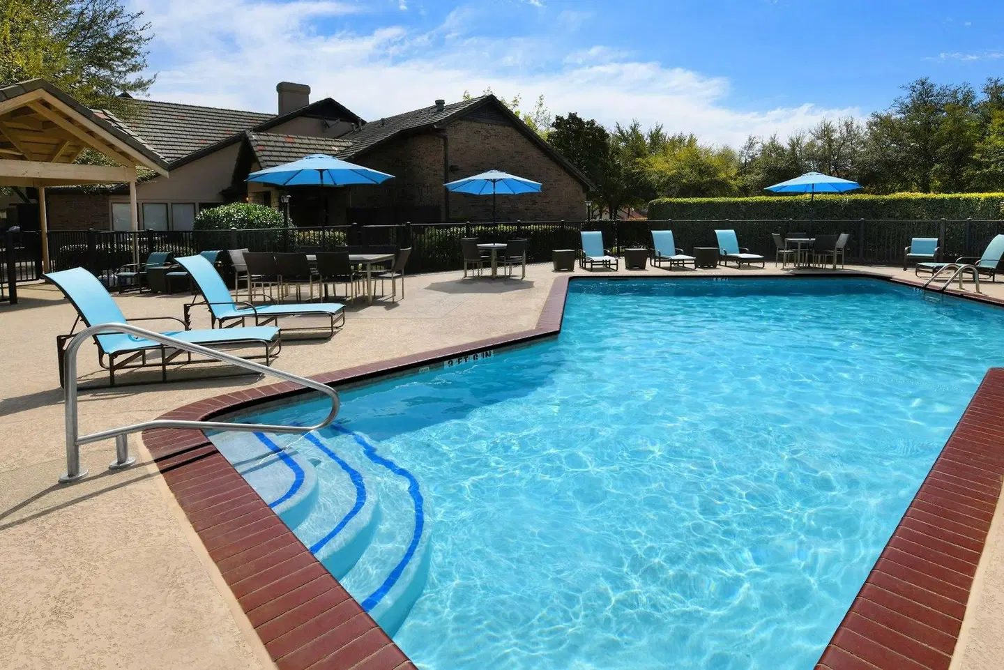 Residence Inn by Marriott Dallas Plano/Legacy OUTDOOR_POOL
