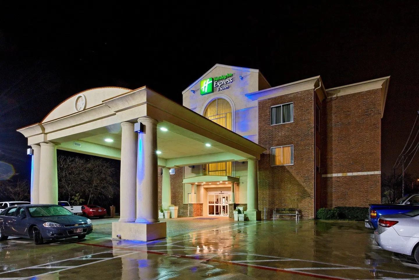 Holiday Inn Express & Suites San Antonio South by IHG EXTERIOR