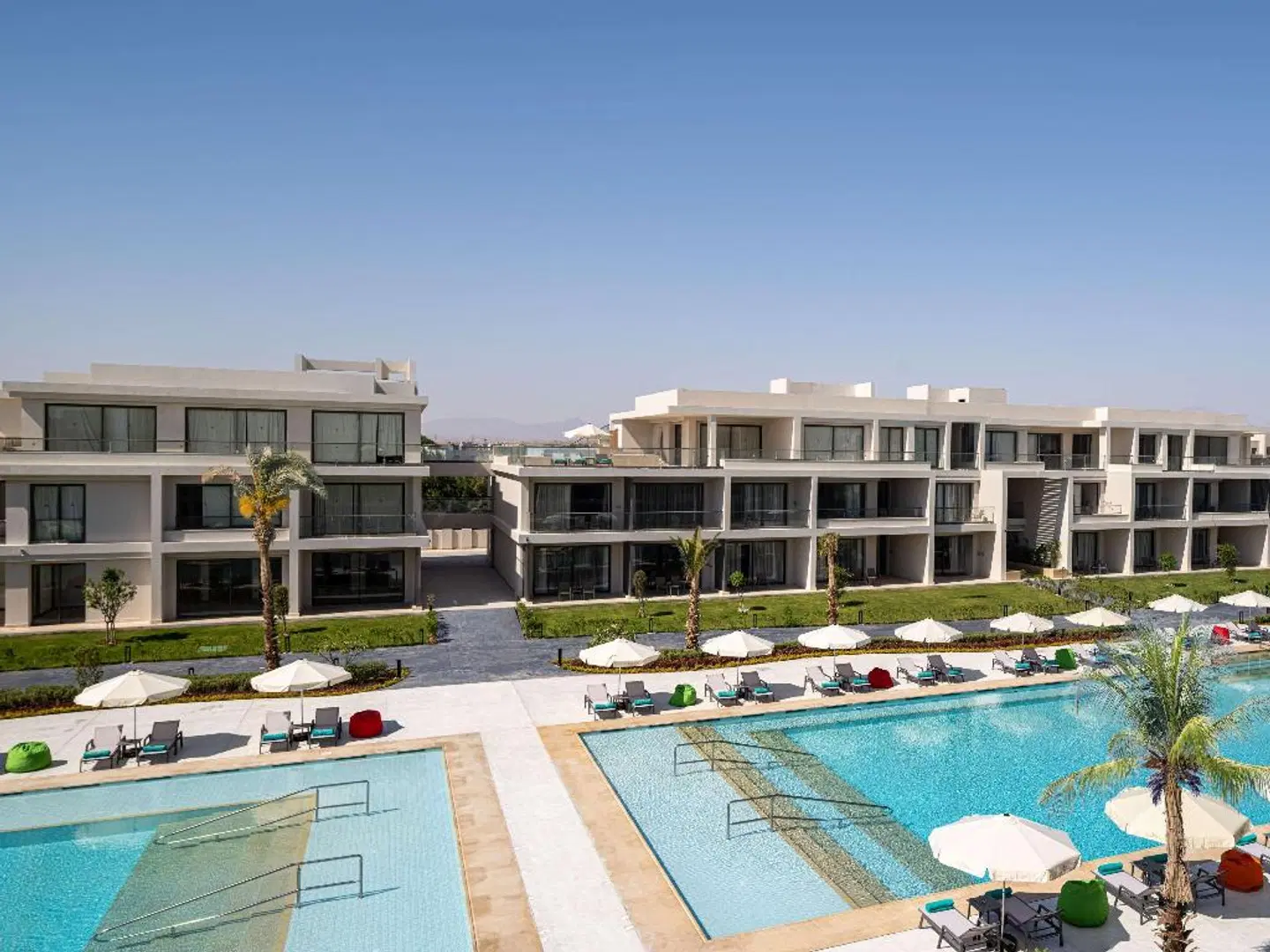 Rixos Premium Magawish Bay View OUTDOOR_POOL