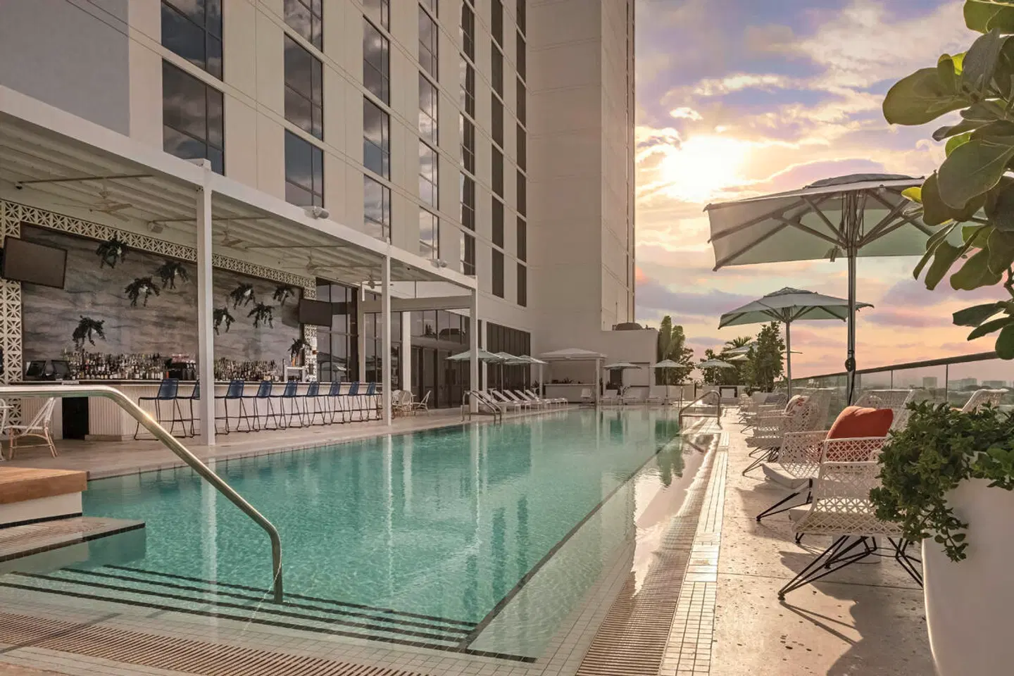 The Dalmar, Fort Lauderdale, a Tribute Portfolio Hotel OUTDOOR_POOL
