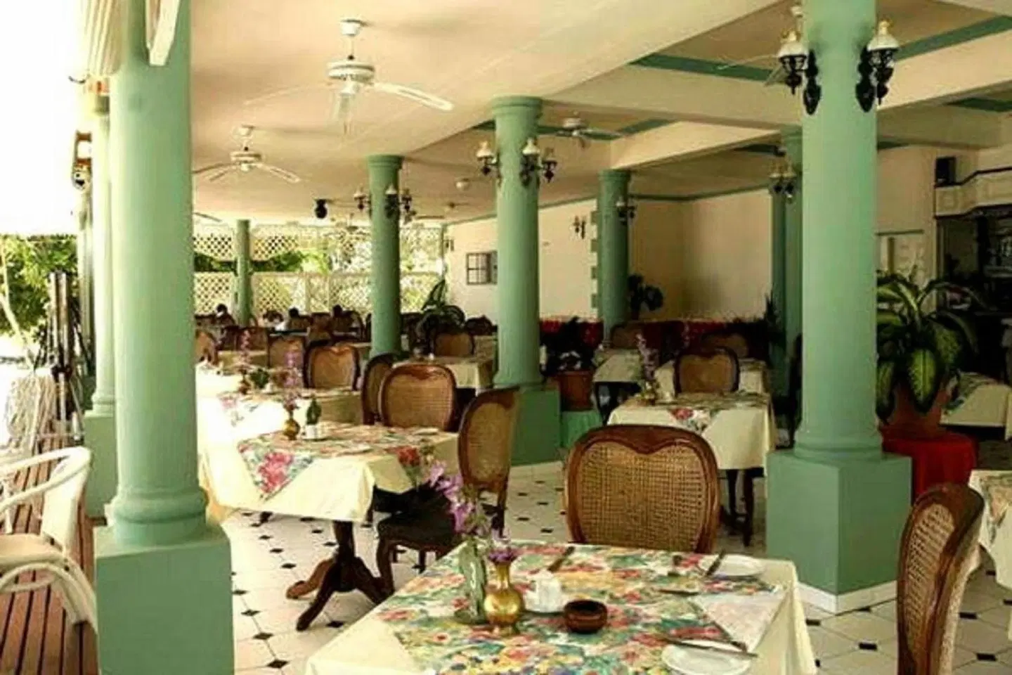 Palm Beach Hotel Restaurant