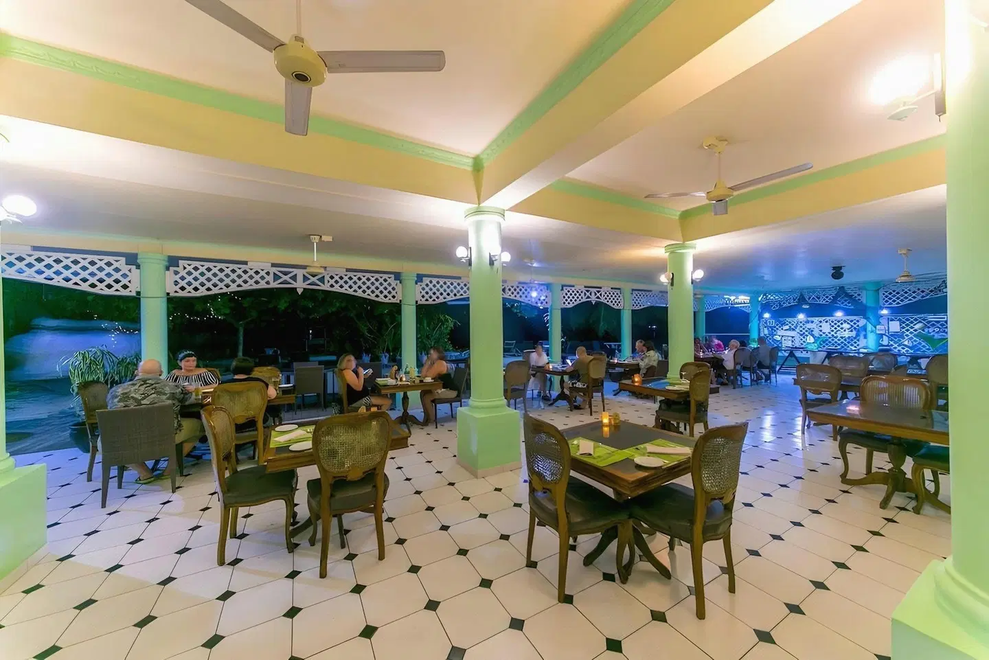 Palm Beach Hotel Restaurant