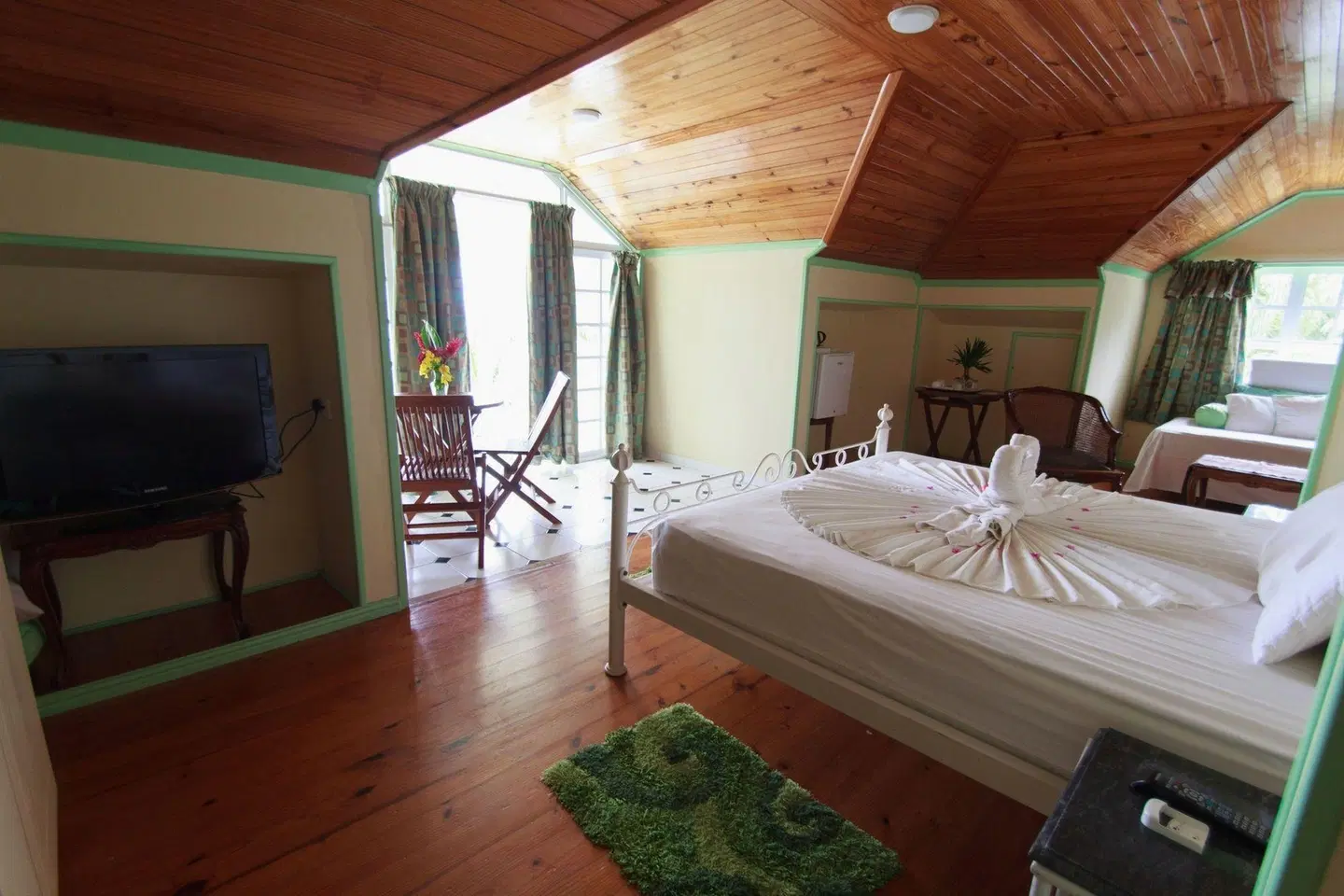 Palm Beach Hotel ROOM_EXAMPLE