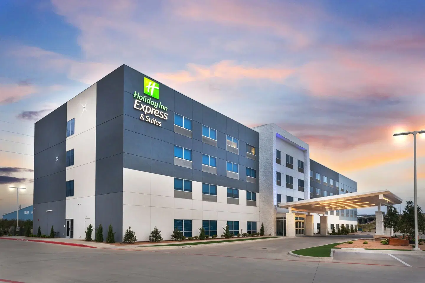Holiday Inn Express & Suites Waco Downtown by IHG EXTERIOR