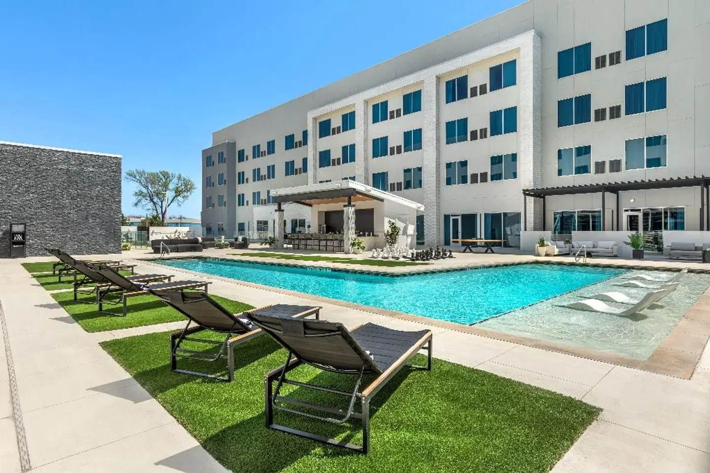EVEN Hotels Waco - University Area by IHG OUTDOOR_POOL