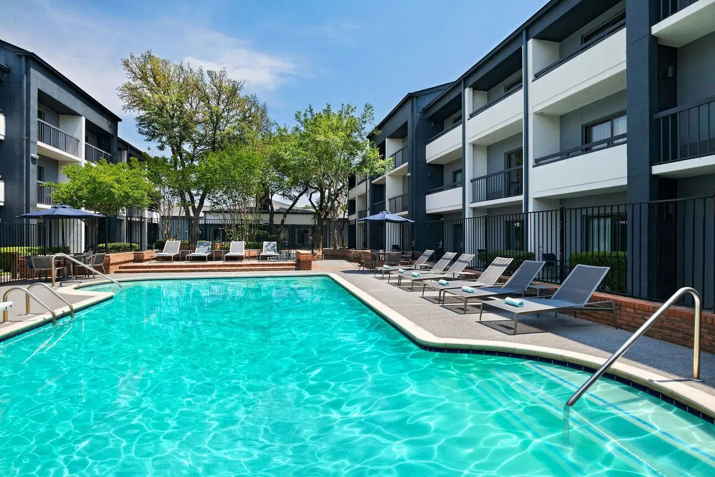 Courtyard by Marriott Dallas Richardson at Spring Valley OUTDOOR_POOL