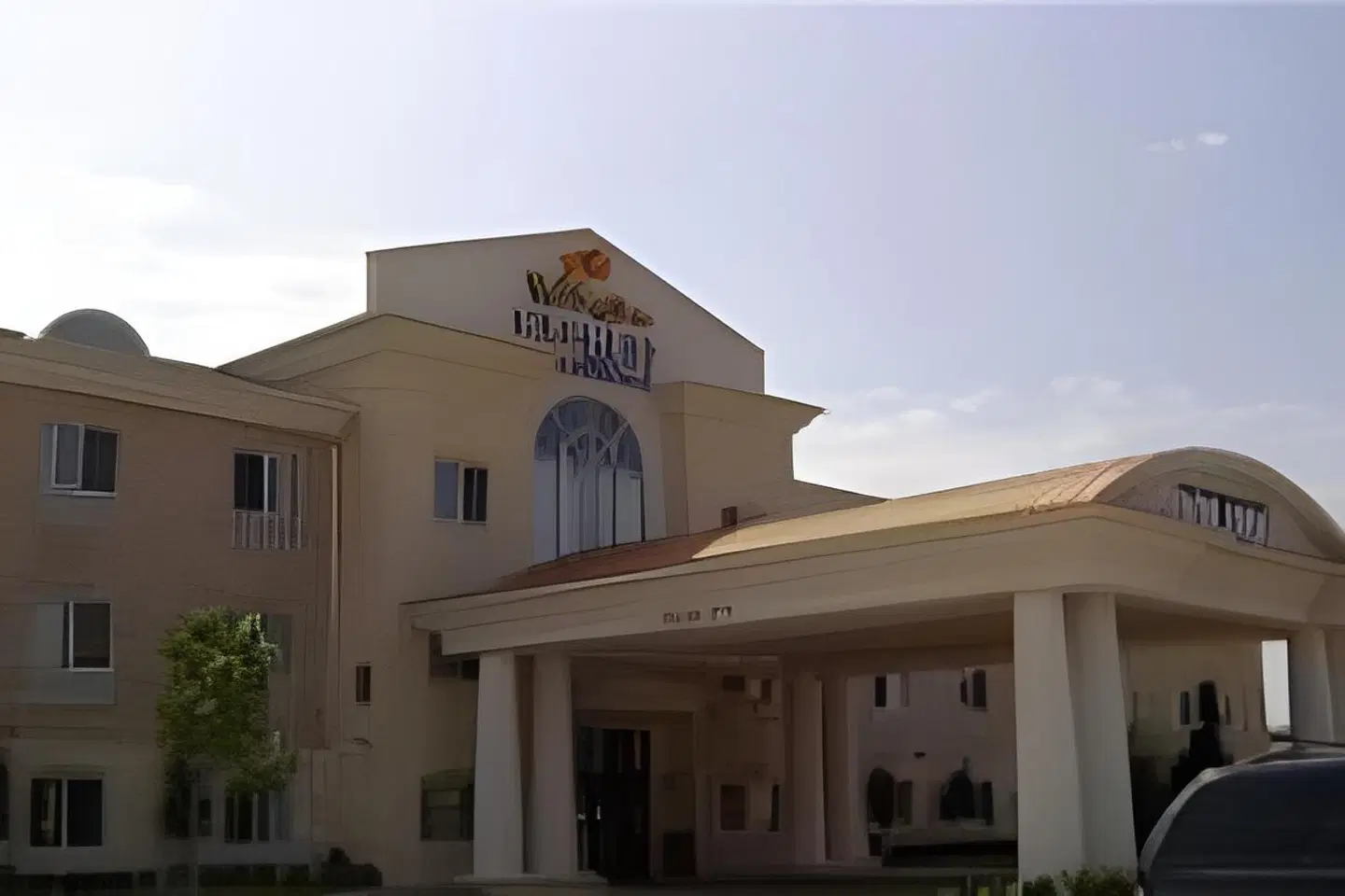 Holiday Inn Express & Suites Amarillo EXTERIOR
