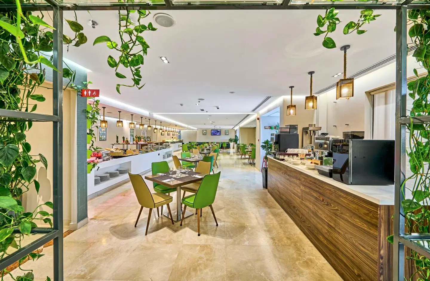 Ramada Hotel & Suites by Wyndham Dubai JBR Bar
