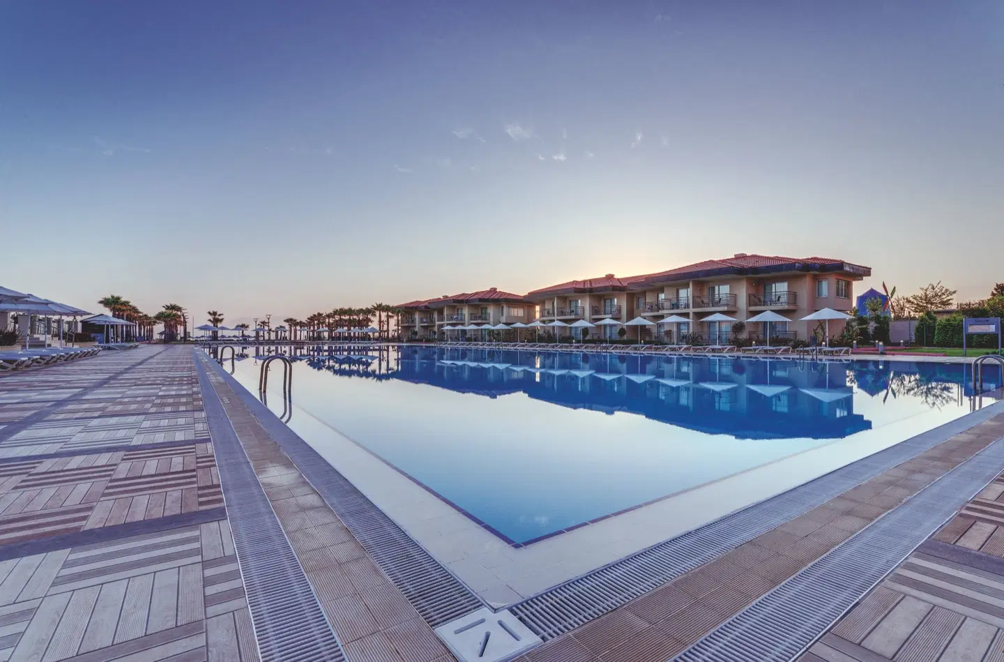Radisson Blu Resort & Spa, Cesme OUTDOOR_POOL