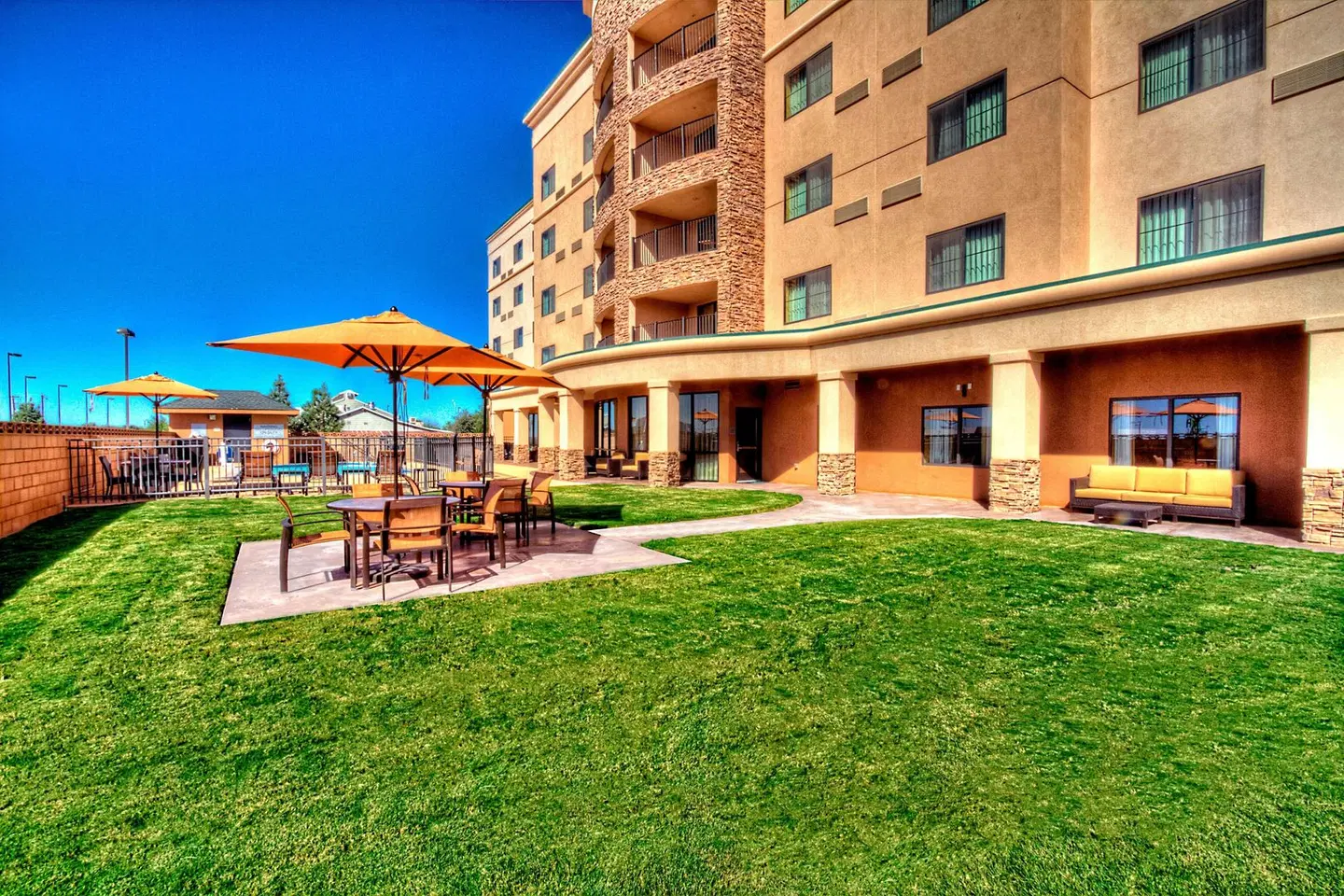 Courtyard by Marriott Midland EXTERIOR