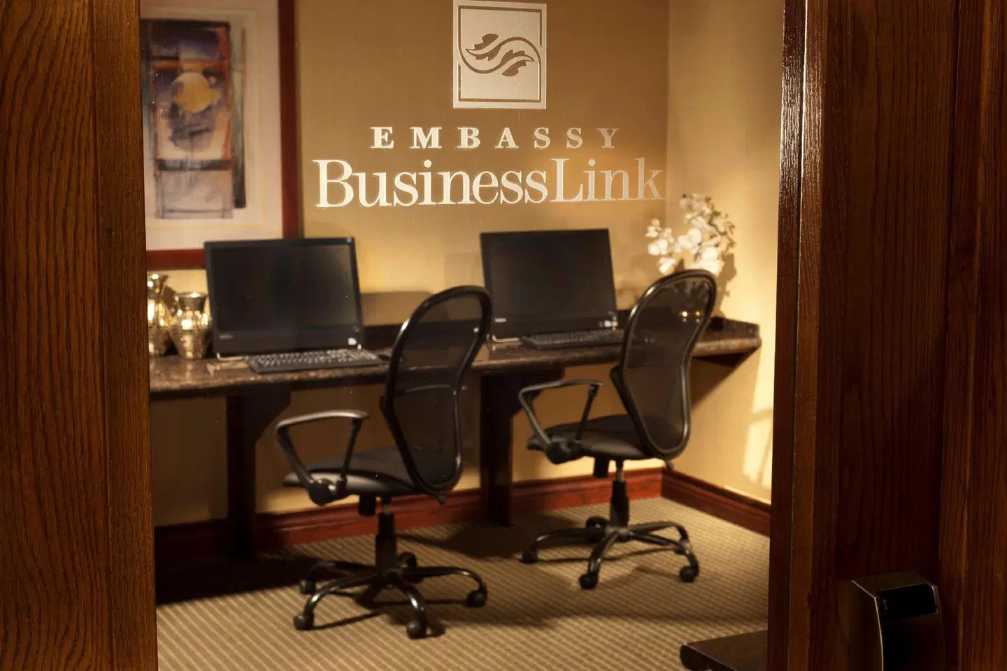 Embassy Suites Lubbock Bar