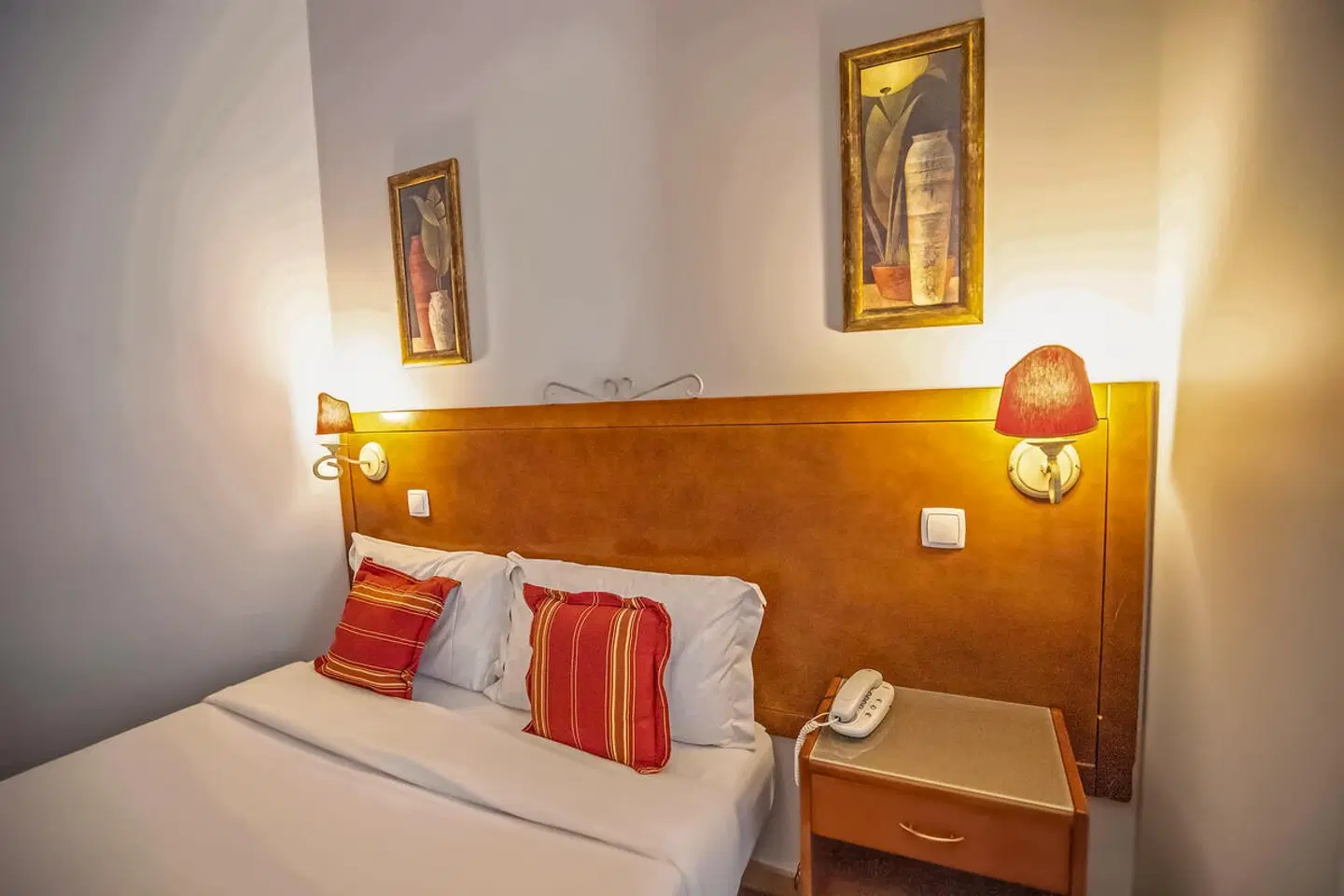 Grande Pensão Alcobia ROOM_EXAMPLE