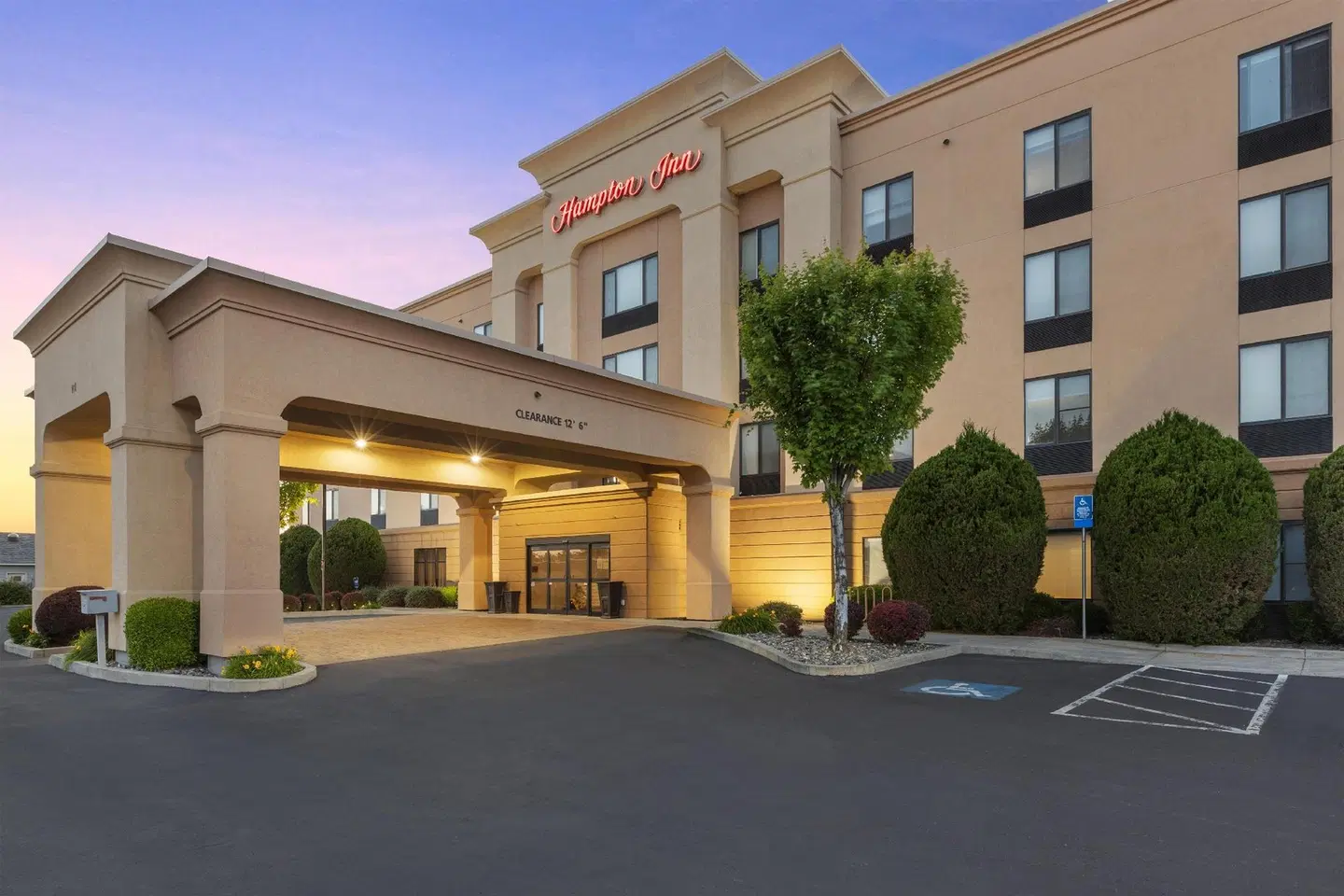 Hampton Inn Pendleton EXTERIOR