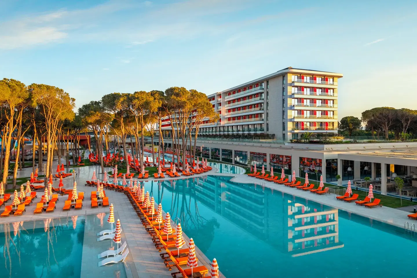 Trendy Perge Resort & Suites EXTERIOR