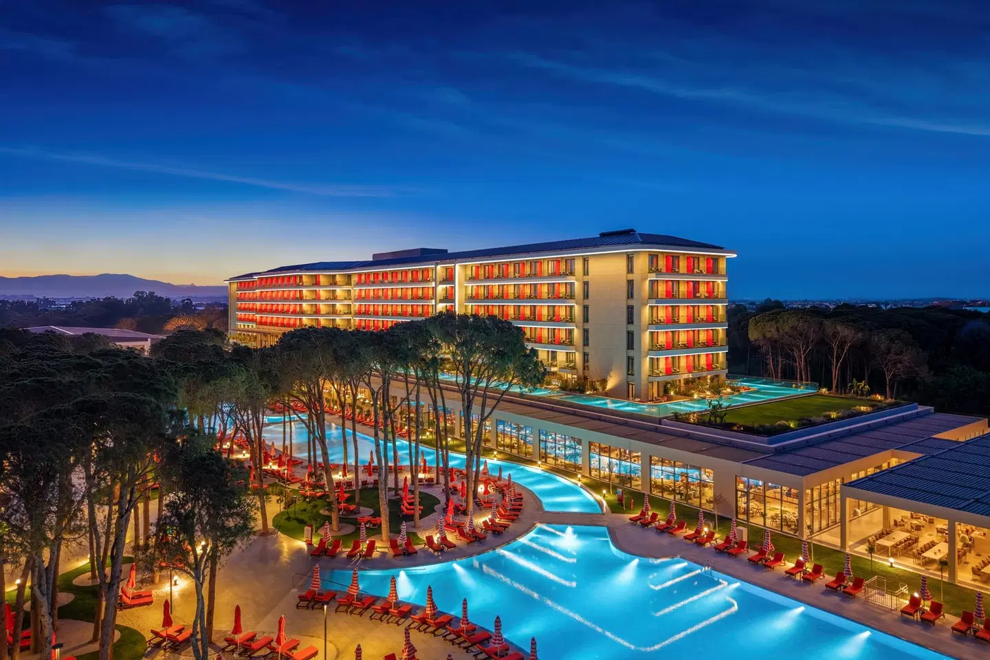 Trendy Perge Resort & Suites EXTERIOR