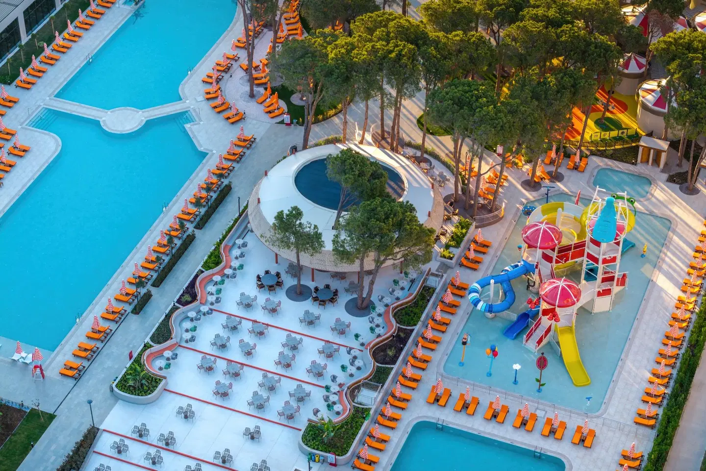 Trendy Perge Resort & Suites OUTDOOR_POOL